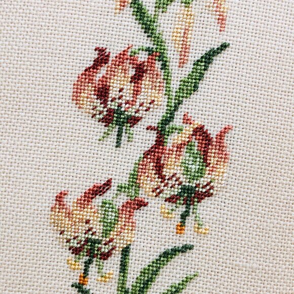 Vintage 70s Hand-stitched Needlepoint Flower Botanical Wall Hanging: Wood Frame - Picture 4 of 10
